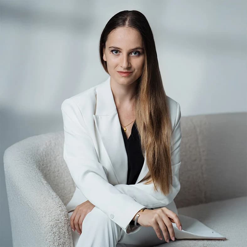 Portret Nadii Sajjad, założycielki działki.ai